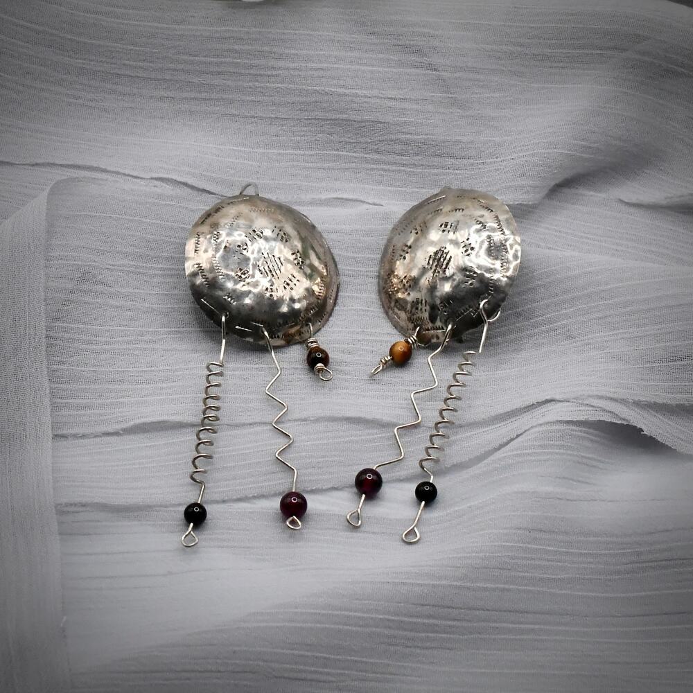 Vintage Silver Artisan Stamped Dome Dangle Earrings Tiger’s Eye Garnet Onyx